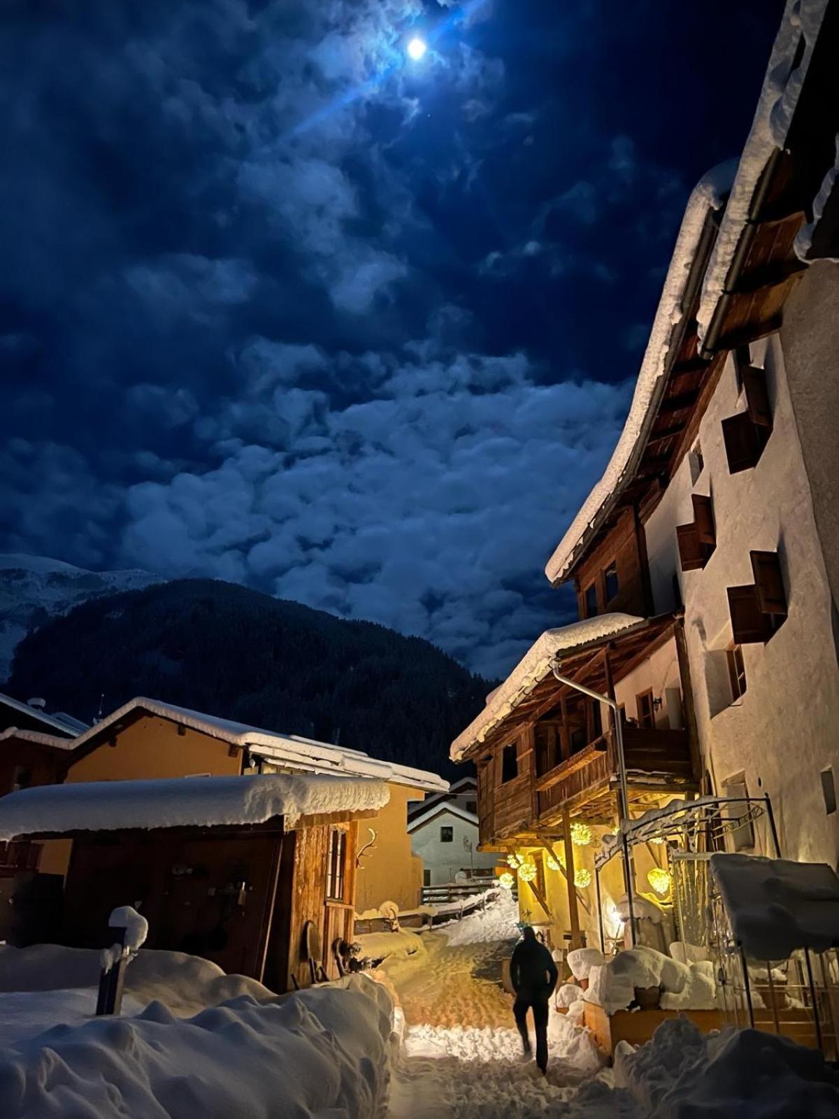 Bed and Breakfast Chasa Jaro Santa Maria Val Muestair Exterior foto