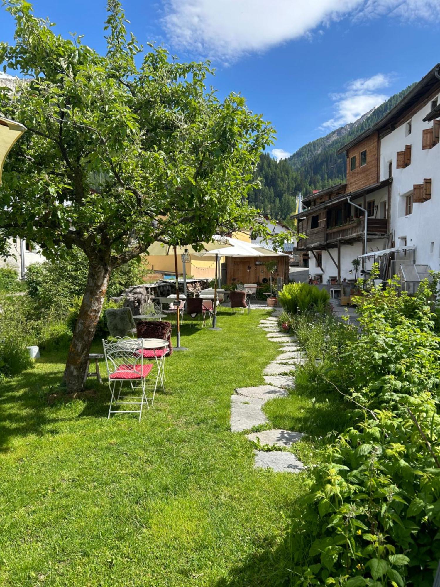 Bed and Breakfast Chasa Jaro Santa Maria Val Muestair Exterior foto